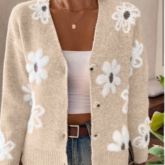 New button down floral print cardigan  sweater - Picture 6 of 6